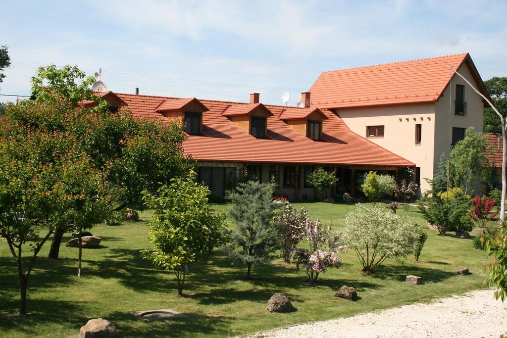 Pensjonat Malomdulo Farmhaz Pilisborosjenő Zewnętrze zdjęcie